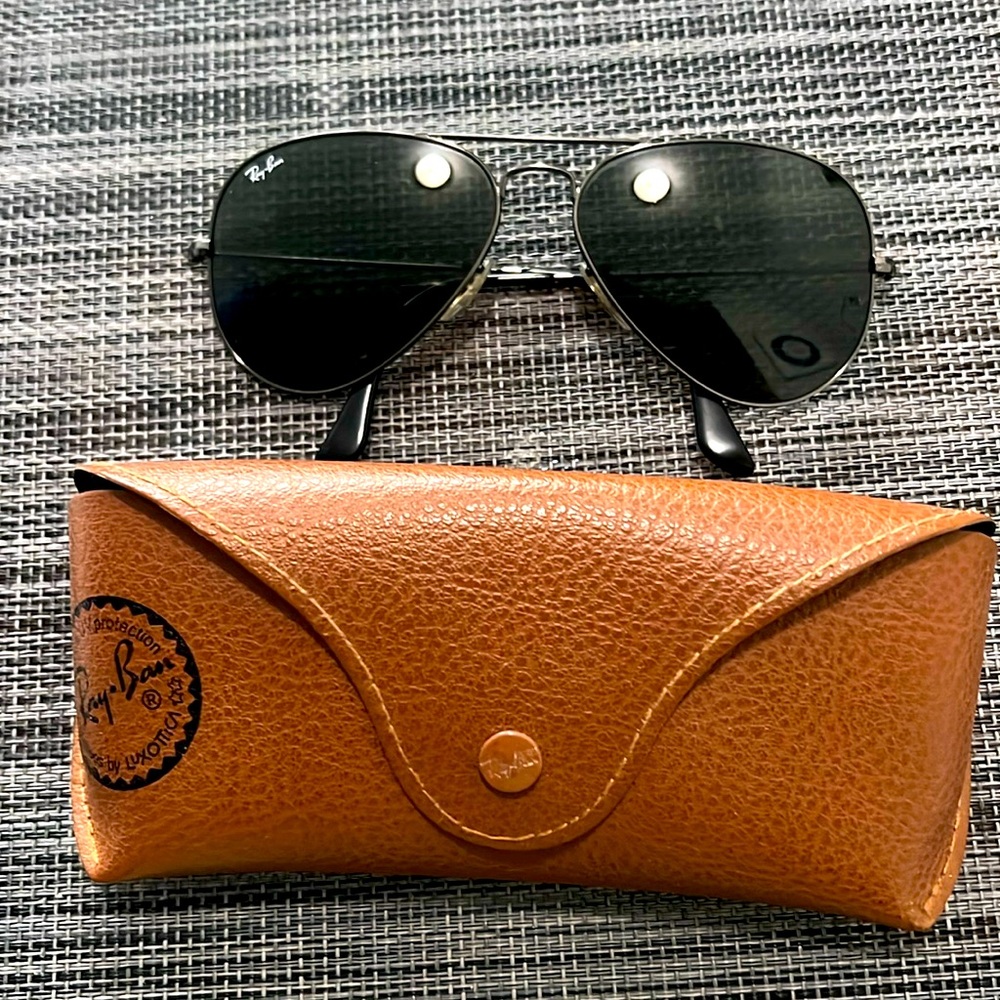 Black Ray Ban 58mm Aviator Sunglasses with case